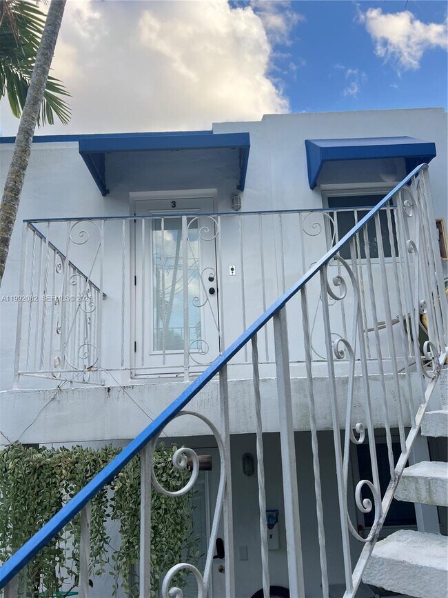 225 SE 16th Ave Unit 3