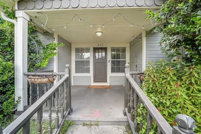 Photo - 203 Northwood St
