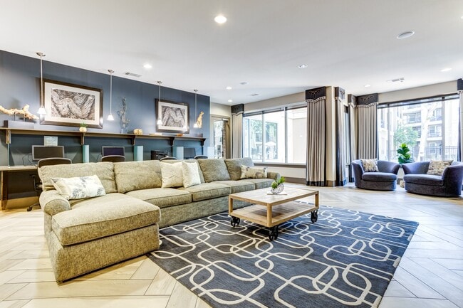 Resident Lounge Area & Large TV - Sit Back and Relax