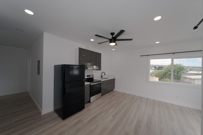 Photo - 98-352-352 Pono St