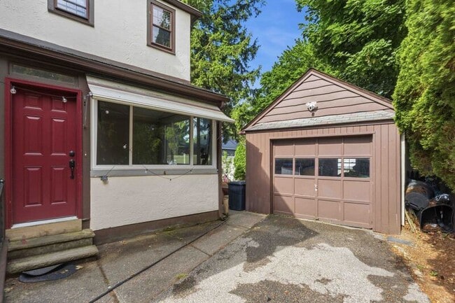 Photo - 10 N Elk Ave