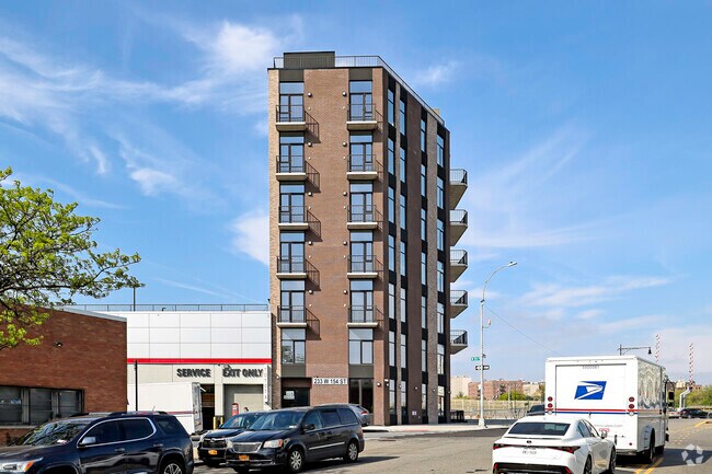 Photo - 101 Macombs Place