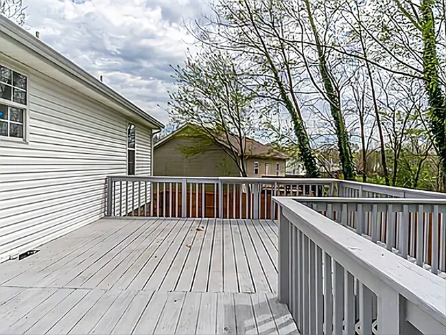 Photo - 314 Lafayette Point Cir