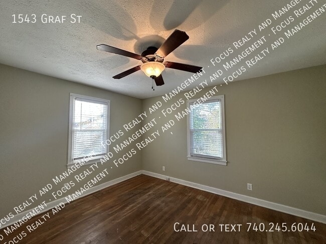 Photo - 1543 Graf St