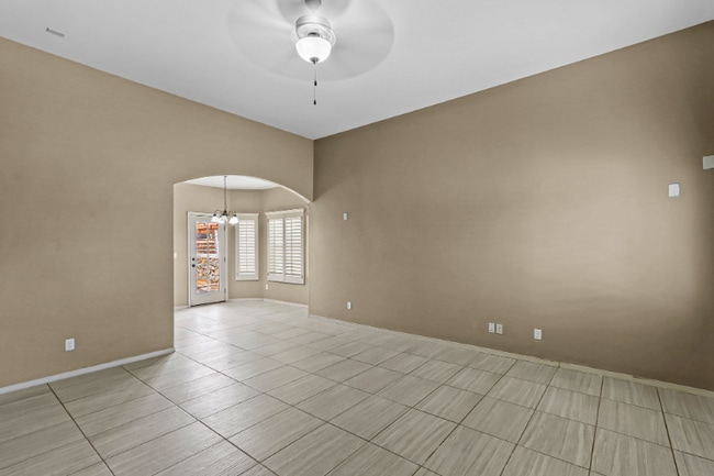 Photo - 13195 Freshford