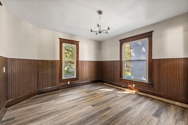 Photo - 37 W Arch St