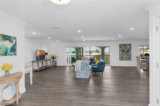 Photo - 1020 Swallow Ave Unit 302