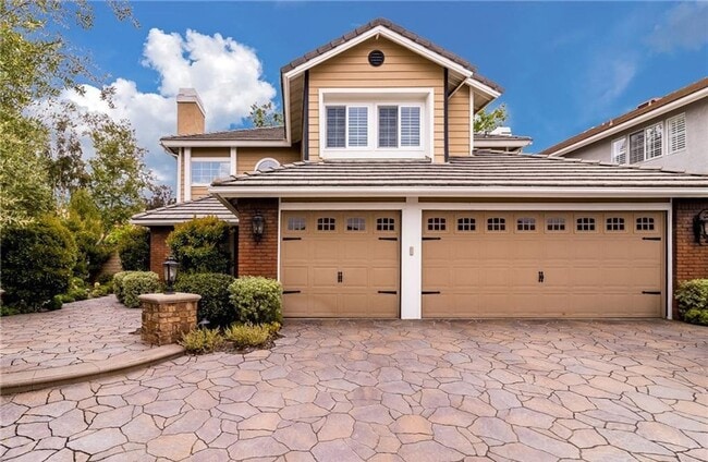 Building Photo - STUNNING "RANCHO CIELO" HOME