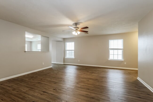 Photo - 8138 Sanders Glen Ln