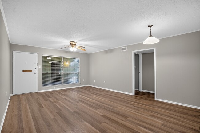 Photo - The Melrose Apartments