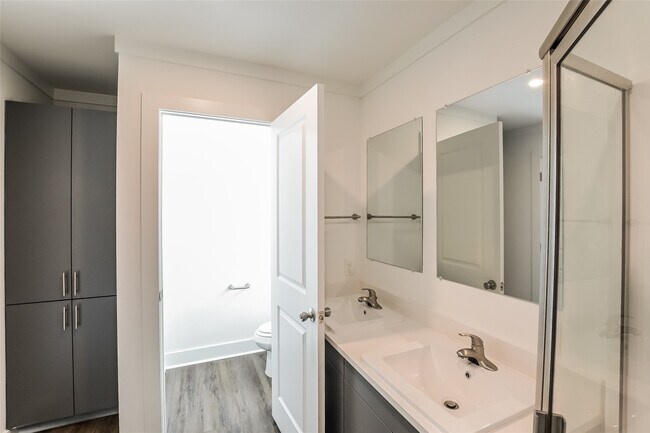 Photo - 4712 Rawley St