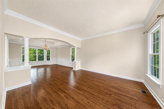 Photo - 3948 Penzance Pl