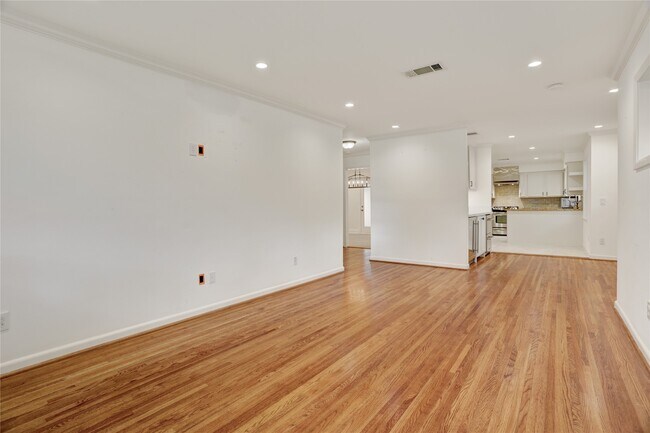 Photo - 8825 Cedarbrake Dr