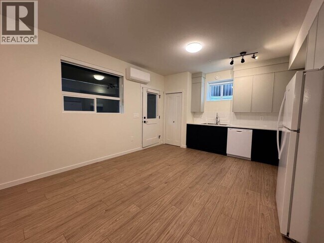 Photo - 11052 Lockwood St