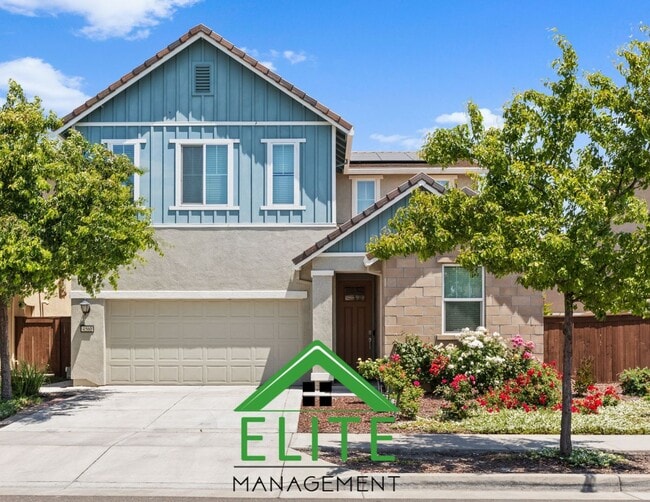 Building Photo - **Modern single-family residence in the hi... Rental