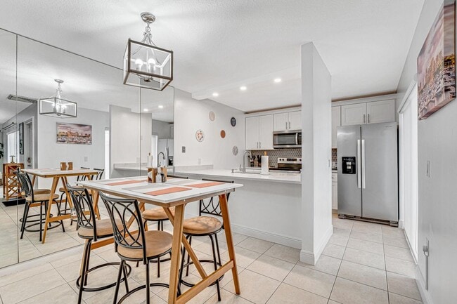 Building Photo - 2439 24th Way Unit 2439