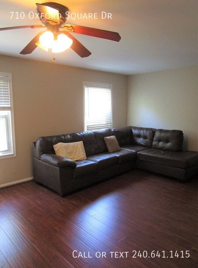 Photo - 710 Oxford Square Dr