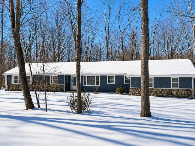 Photo - 149 Hillyndale Rd