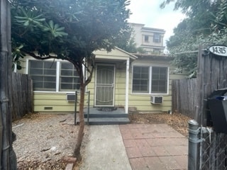 Building Photo - 14315 Burbank Blvd Unit Half