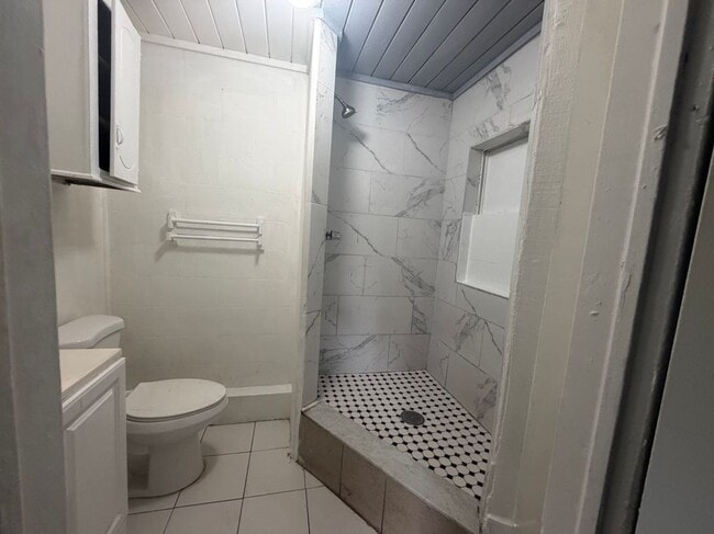 Photo - 1324 44th St Unit B