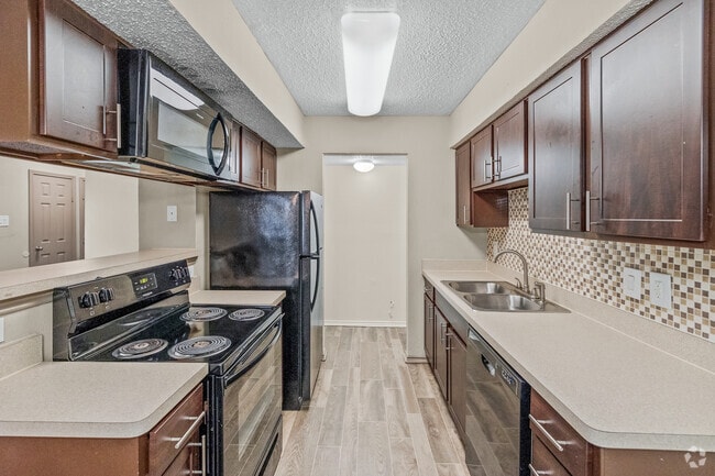 B2 2BR, 2BA - 950SF Kitchen