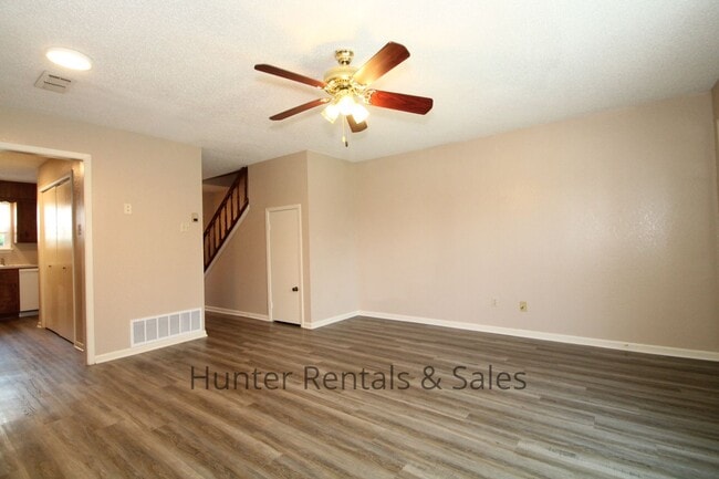Photo - 3704 Hereford Ln