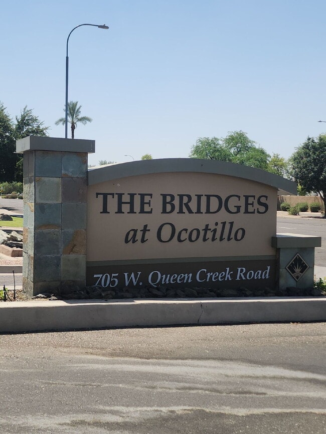 "Spacious 2-Bed Condo Retreat with 2.5 Baths in Prime Chandler Location!"