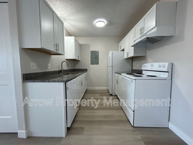 Photo - 902 East E Street