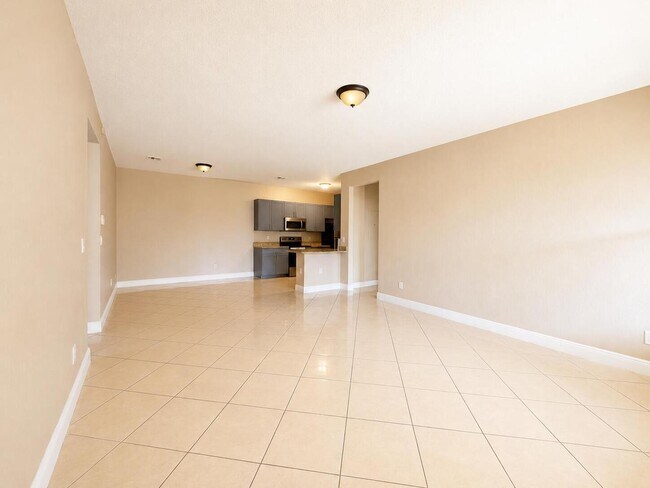3549 Forest Hill Blvd Unidad 25