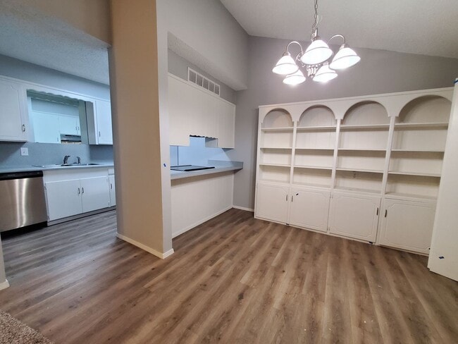 Photo - Cozy 2 bed, 2 bath home in SOUTHLAND PARK ADDITION AVAILABLE NOW!