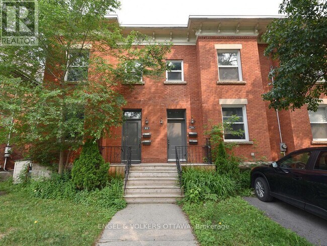 Photo - 1 - 81 THIRD AVENUE