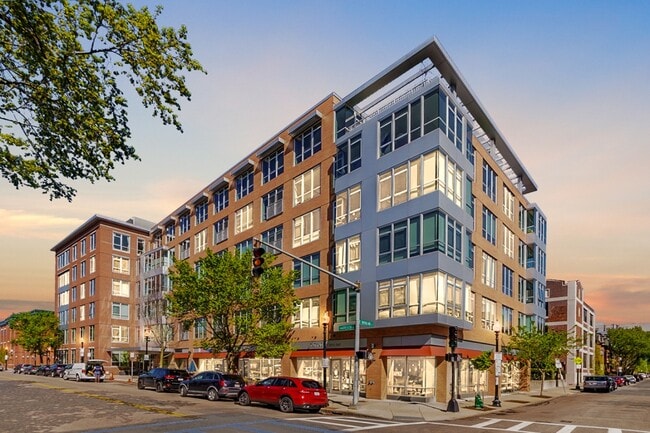 Building Photo - 700 Harrison Ave Unit 305