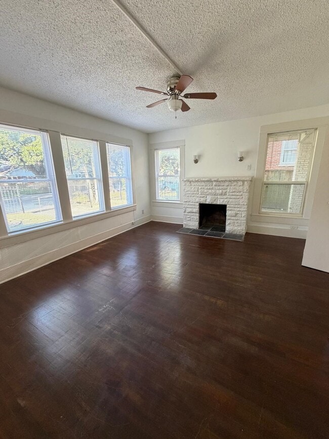 Photo - 4334 Polk St Unit 1