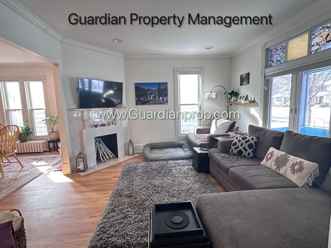 Photo - Linden Hills Upper Level Duplex, Sunroom, In Unit Laundry, Dishwasher