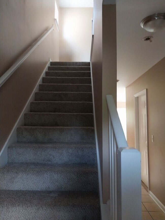 Photo - Cute townhome with 3 bd / 2.5 Bath