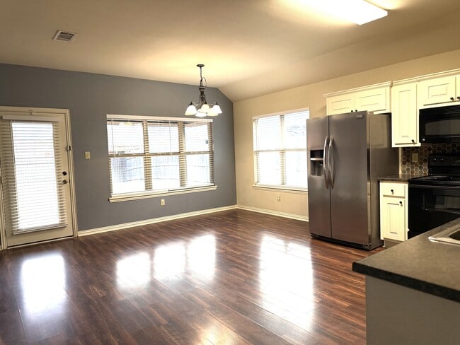 Photo - 2624 112th St