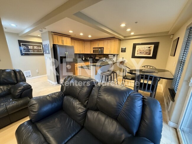 Photo - 6514 Phinney Ave N