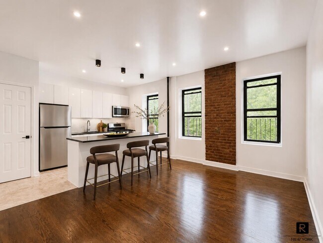 Photo - 262 Quincy St