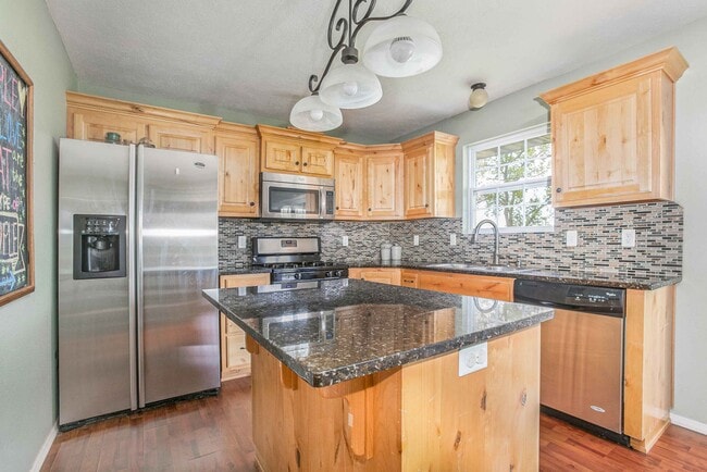 Photo - 2046 S Pebbleridge