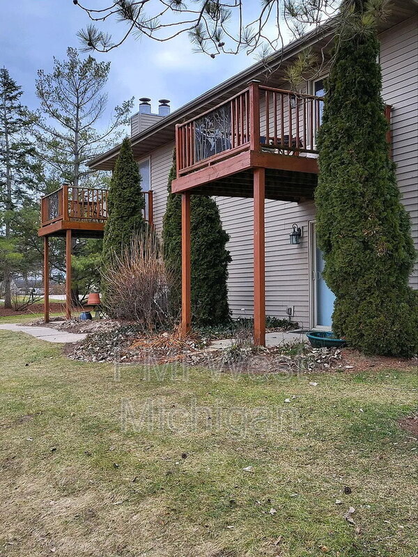 Building Photo - 5852 Shaw St Unit #1