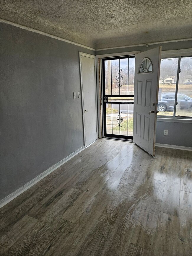 Photo - 2 bedroom ranch. Newly Renovated