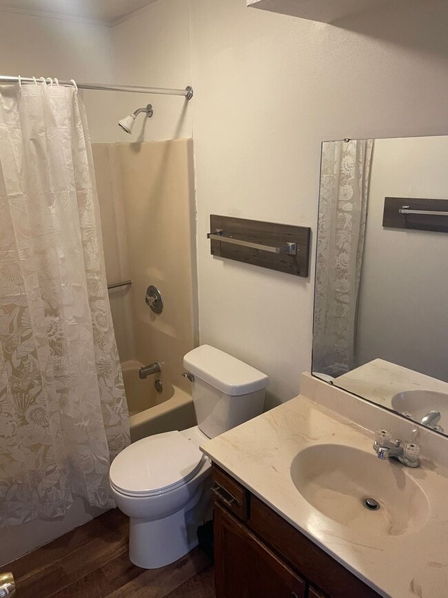Photo - Immaculate Updated 2 Bedroom 1 bathroom