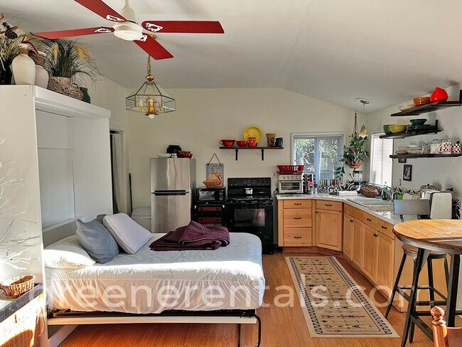 Photo - Charming Lake Front Apartment on Anderson ...