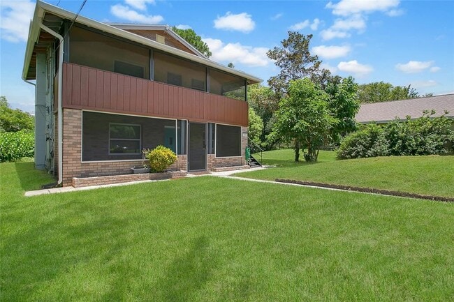 Photo - 2183 Crandon Ave