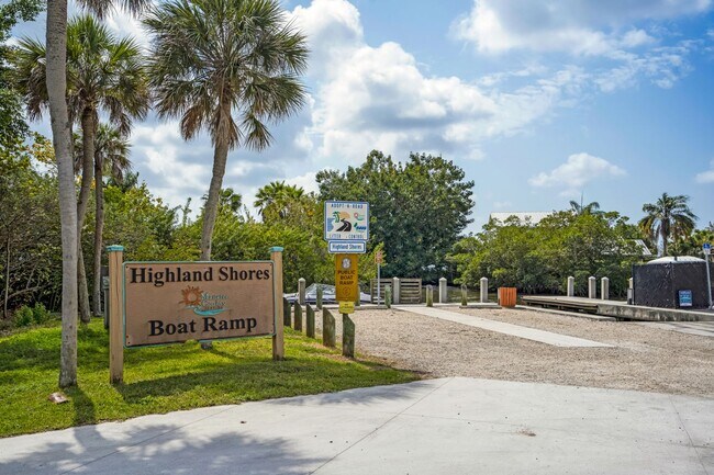 Photo - RYDEs VACA 305 Linden Dr Ellenton Unit RV/Camper lot