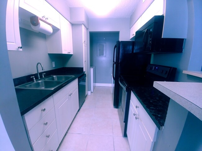 Photo - 10200 Belle Rive Blvd Unidad 23