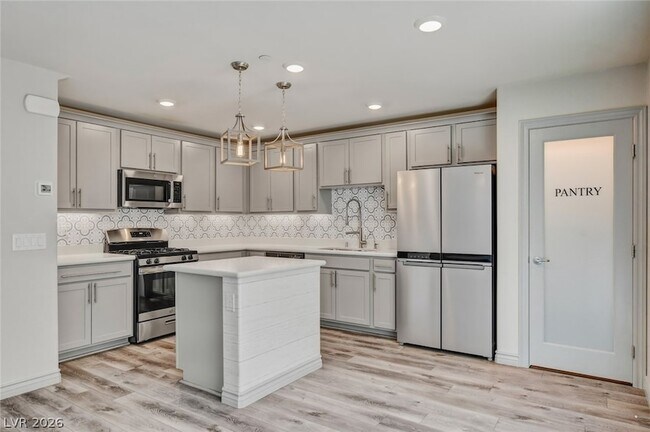 Photo - 305 Quail Dove Ave