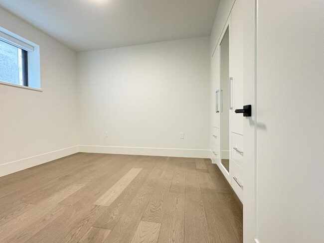 Photo - 2 bedroom in Burnaby BC V5A 1K6