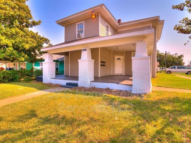 Building Photo - 1740 NW 11th St Unit 1740 NW 11th St #B