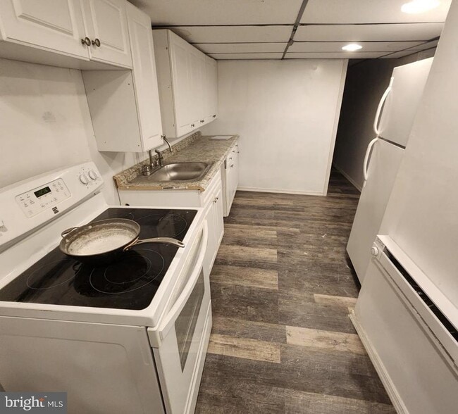 Building Photo - 5633 Elliott St